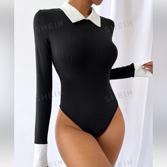 Ribbed Colorblock Keyhole back Slim Fit Tee Bodysuit - Picture 4 of 6